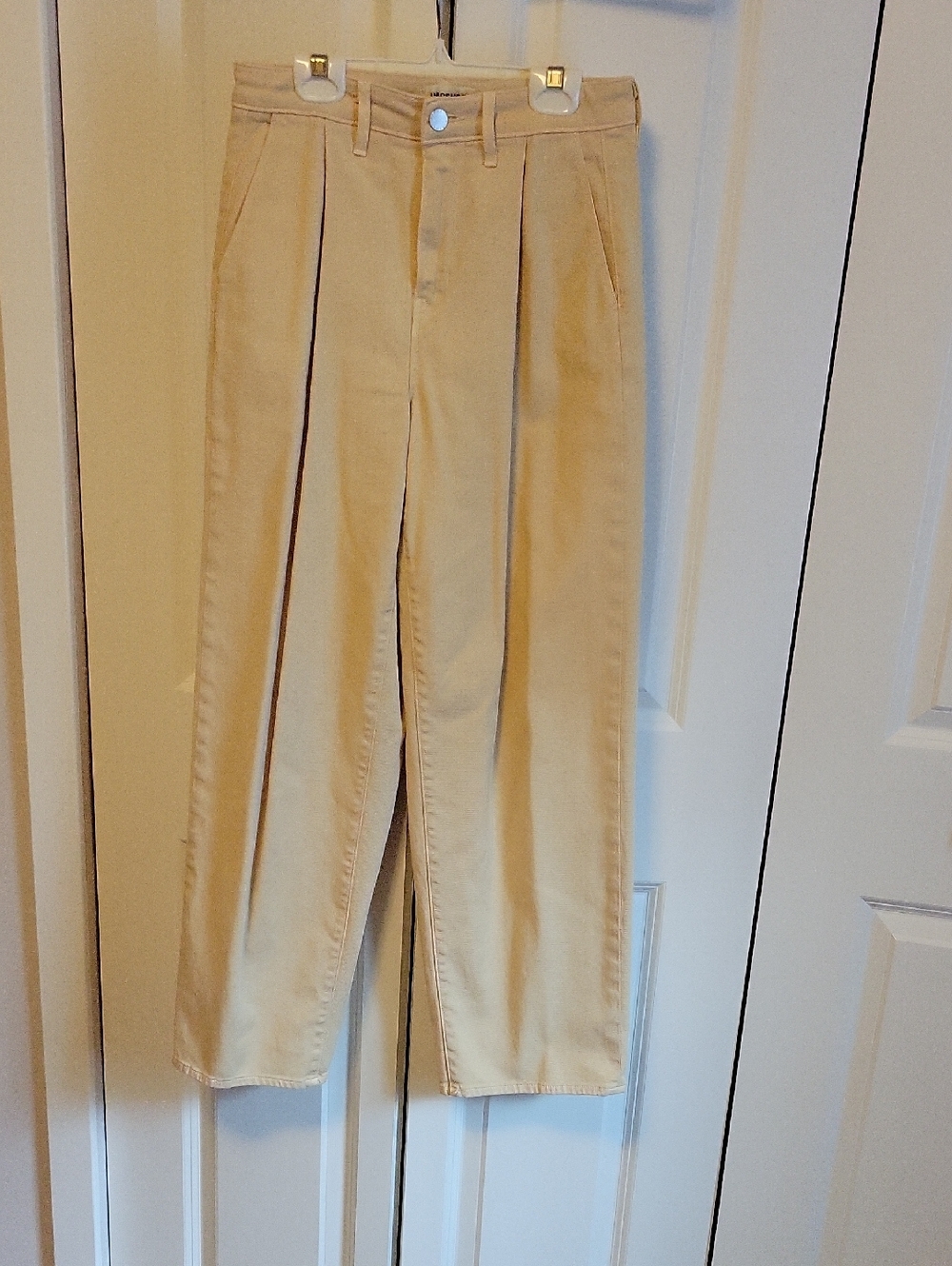 Clasic Pleated Khaki